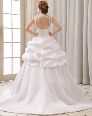 Romantic Lace Cap Sleeve Halter Neck Wedding Dresses With Heart Shaped Bra