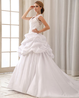 Romantic Lace Cap Sleeve Halter Neck Wedding Dresses With Heart Shaped Bra